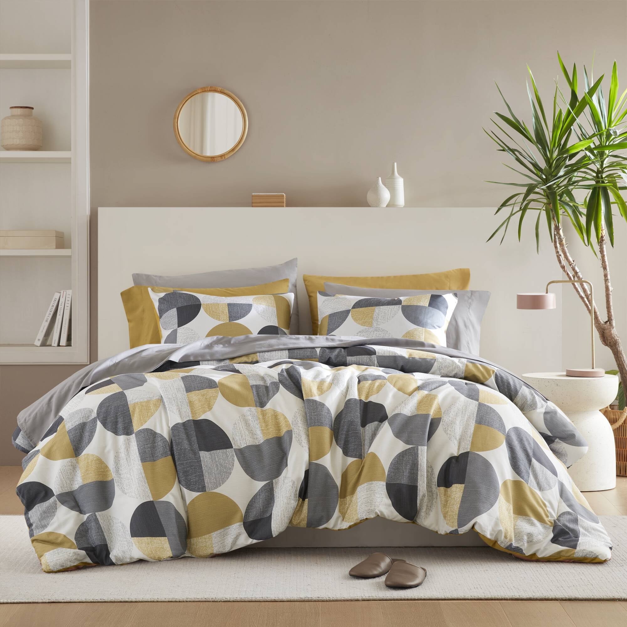 Regency Heights Queen Size Comforter Set, 9-Piece Bed in a Bag Queen, Round Geometric Print Bedding Comforter Set with Sheets, Yellow